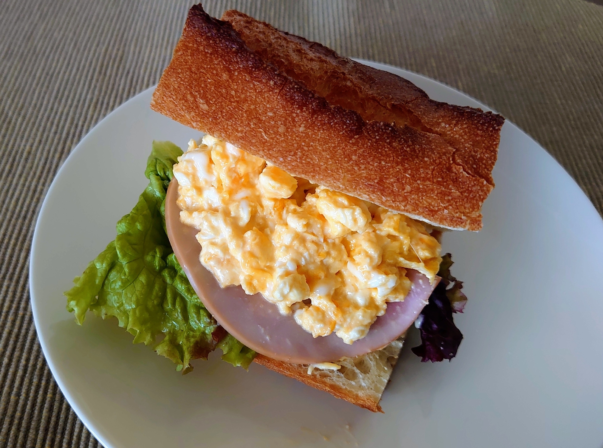 フランスパンのサンドイッチ 玉子のカスクート