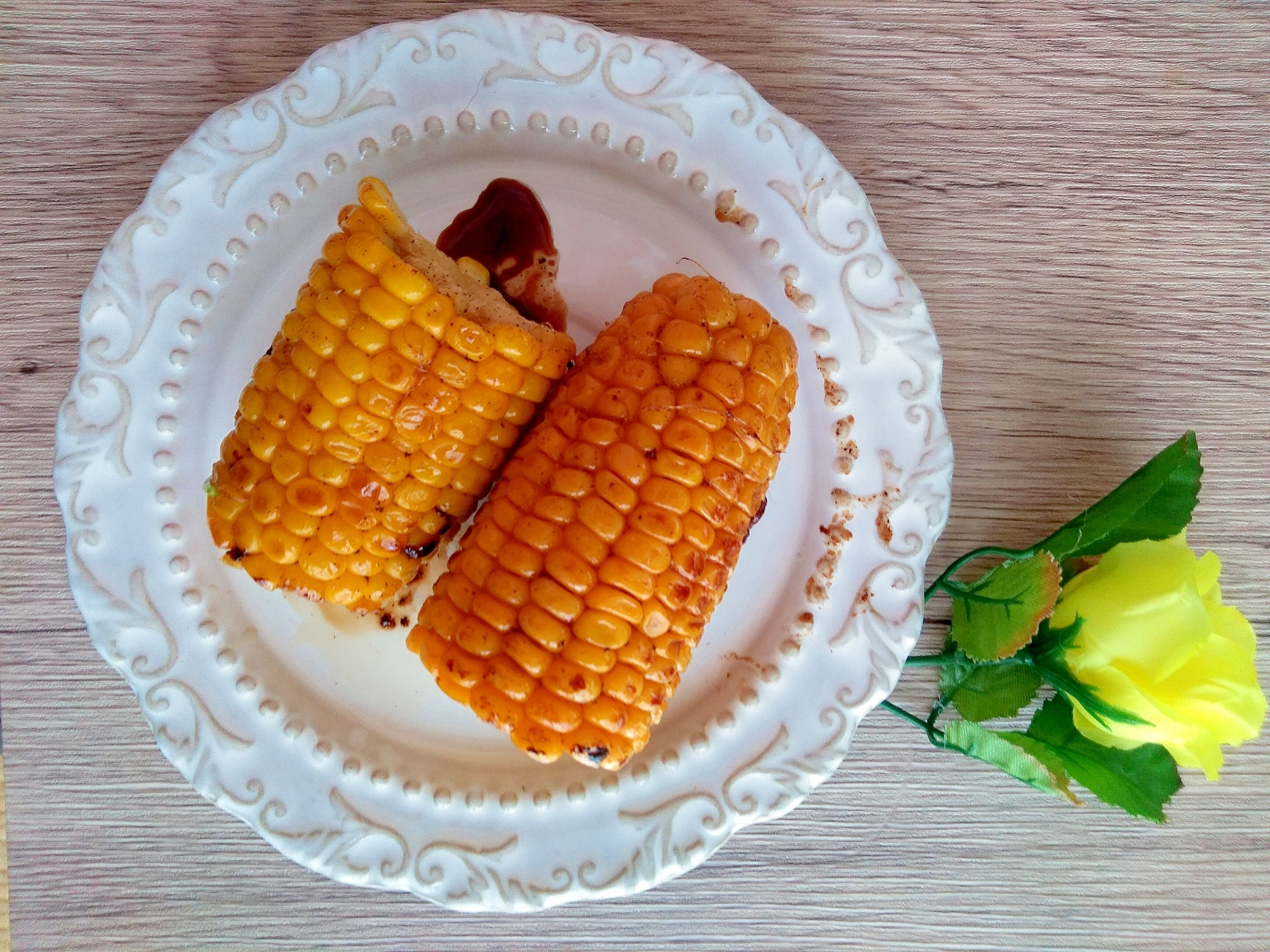 こんがりバターのとうもろこし焼き