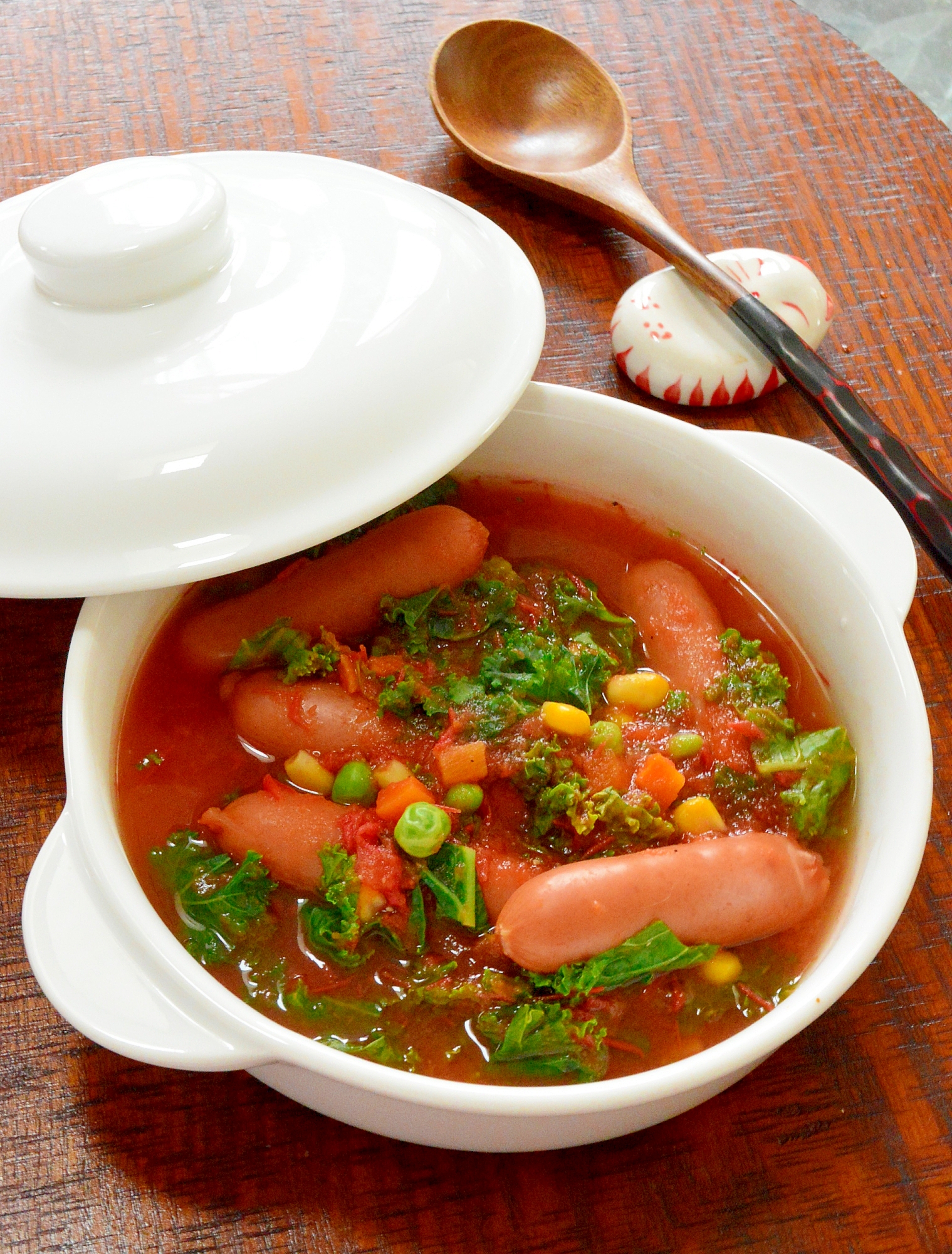 生トマトで作る！ケールとウインナーの栄養満点スープ