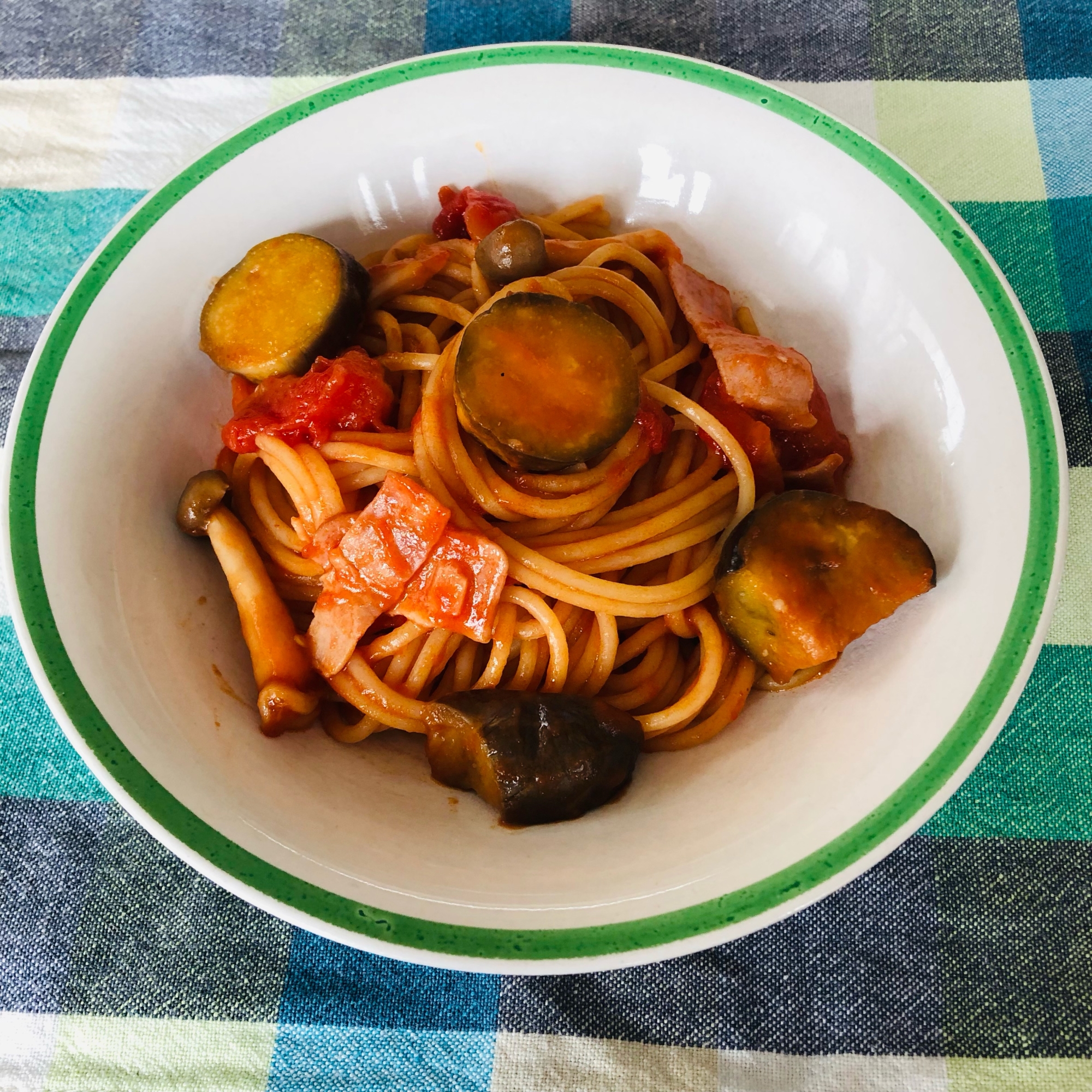 【人気】なすとベーコンのトマトソーススパゲティ