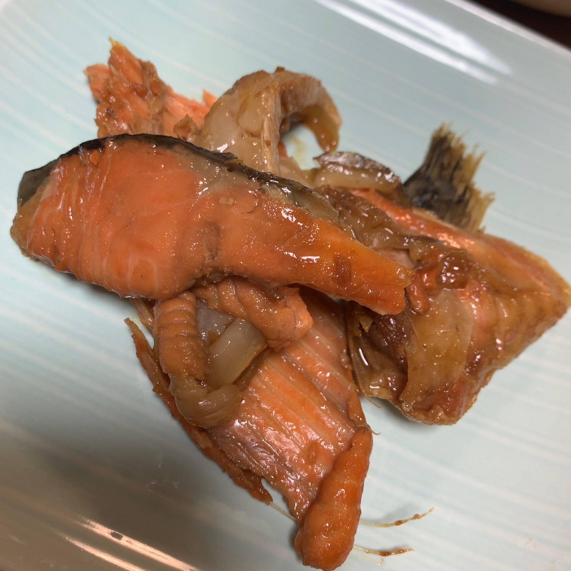 生銀鮭のアラたっぷり！生姜醤油煮込み