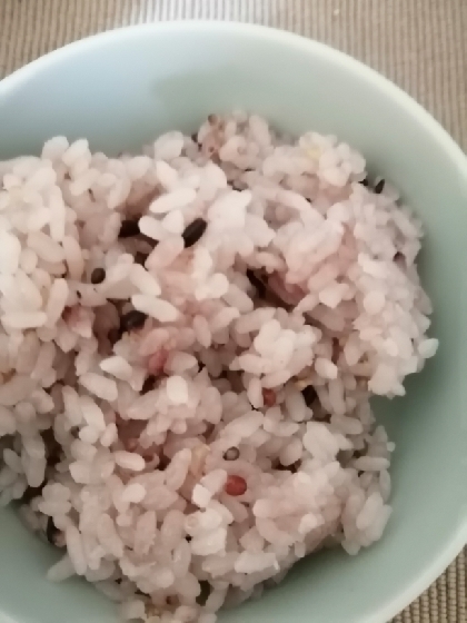 鍋で簡単に〜ツヤツヤでおこげも美味しい雑穀米