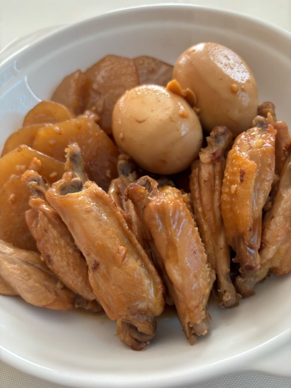 酢で煮込むからホロホロに！鶏手羽中と大根の甘辛煮