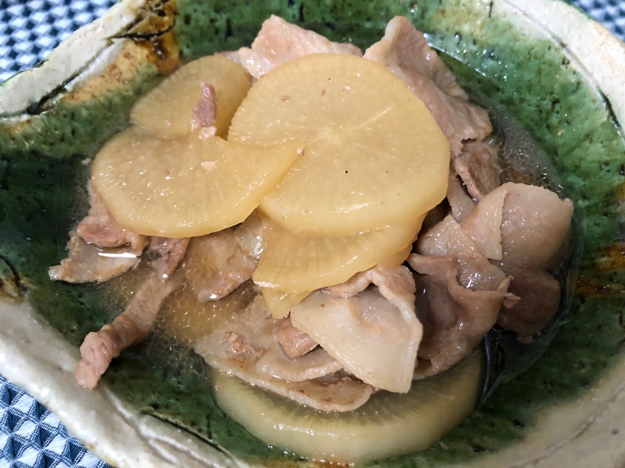 大根と豚バラ肉の煮物⭐️