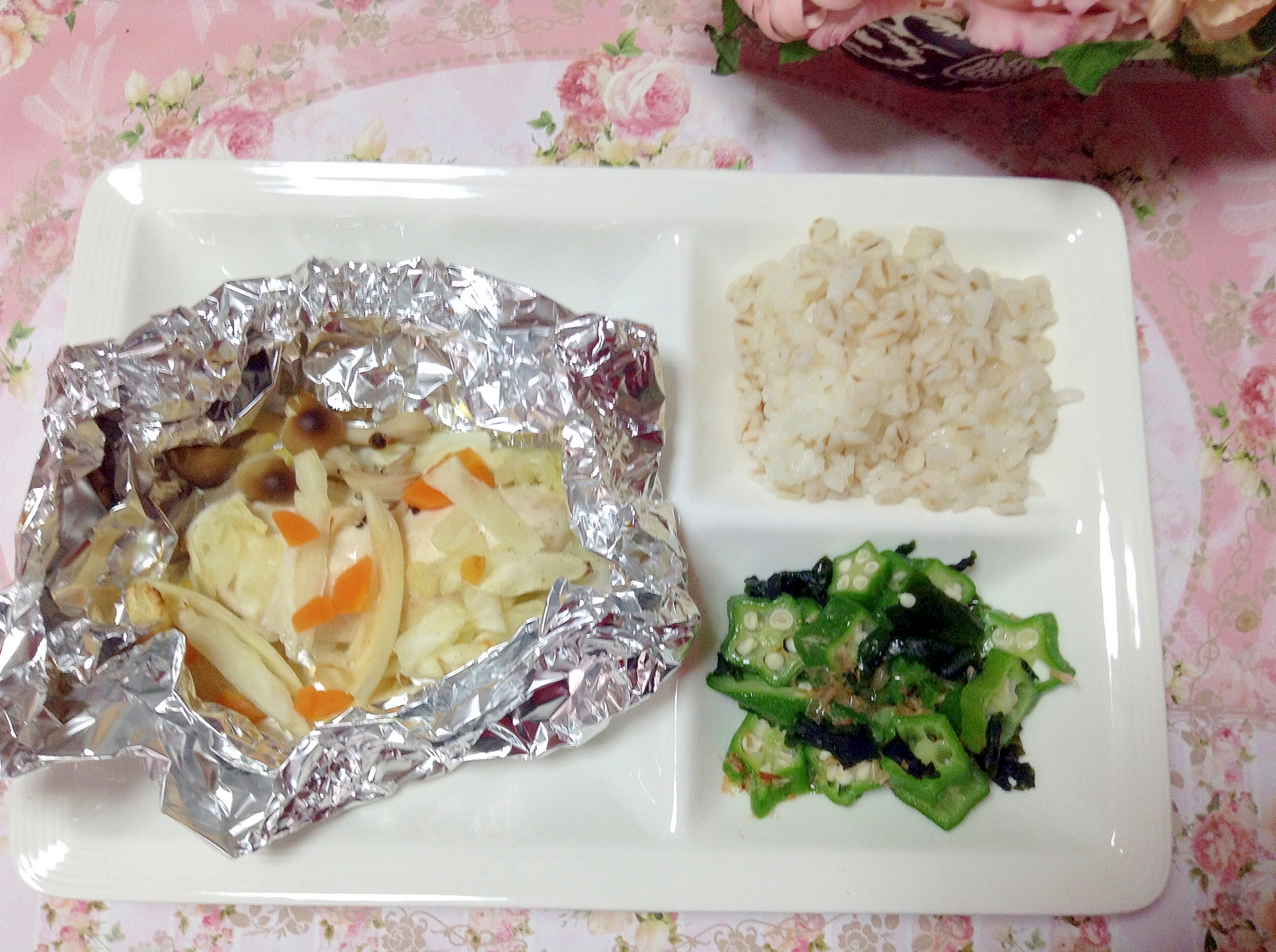 ささみの蒸し焼きとオクラのワカメ和え♡ワンプレート