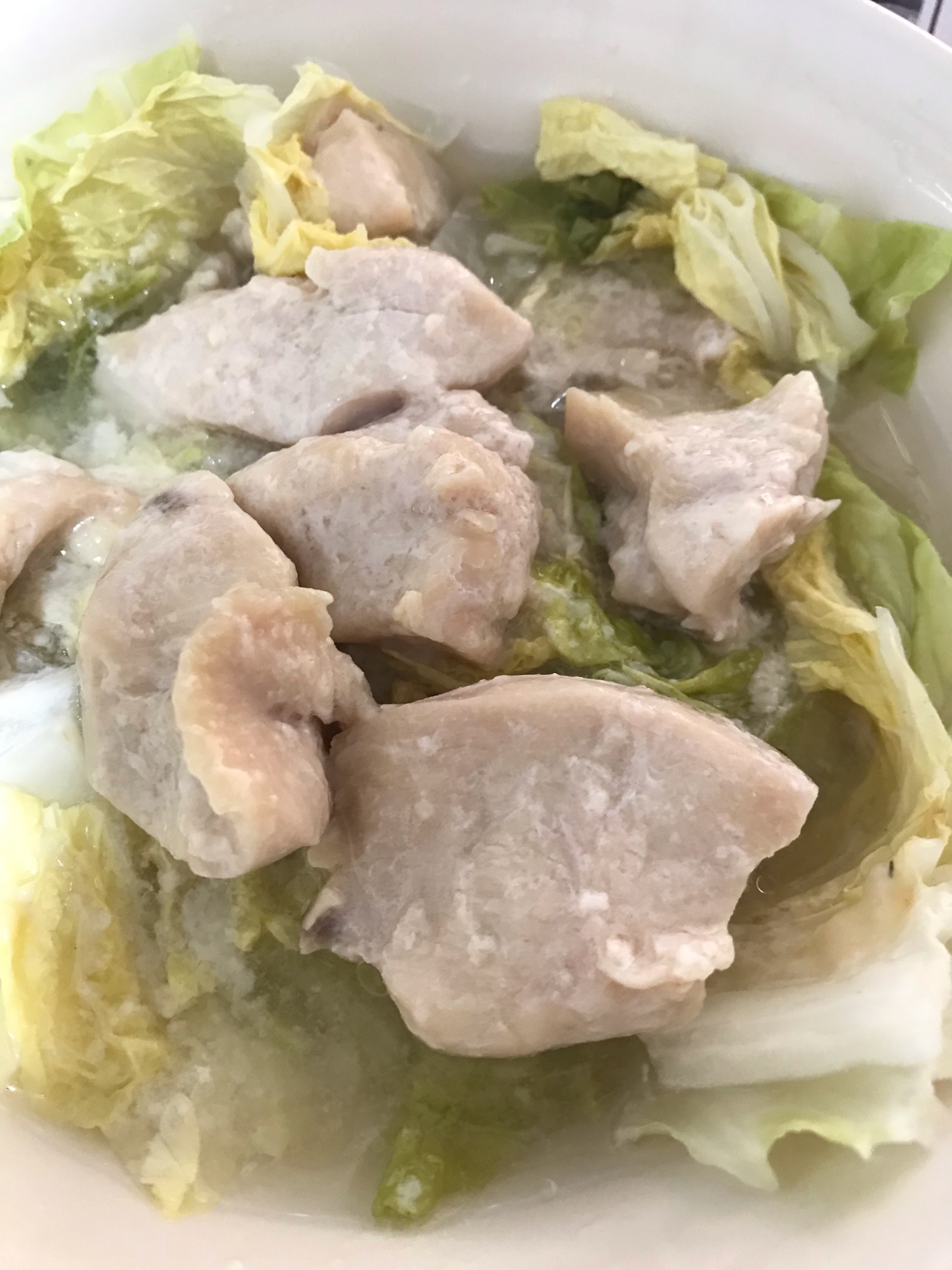 レンジで簡単☆鶏ムネ肉の塩麹蒸し