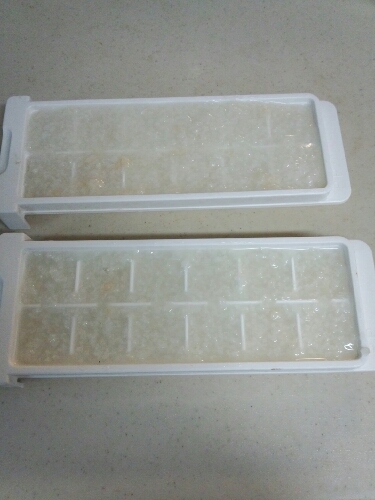 離乳食作りで大活躍です！まとめて作って冷凍できるので、使いやすく凍冷皿で凍らせてから袋つめしています。
家の息子は美味しいらしく、毎回完食です(*^_^*)