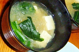 ほうれん草と春雨のお味噌汁