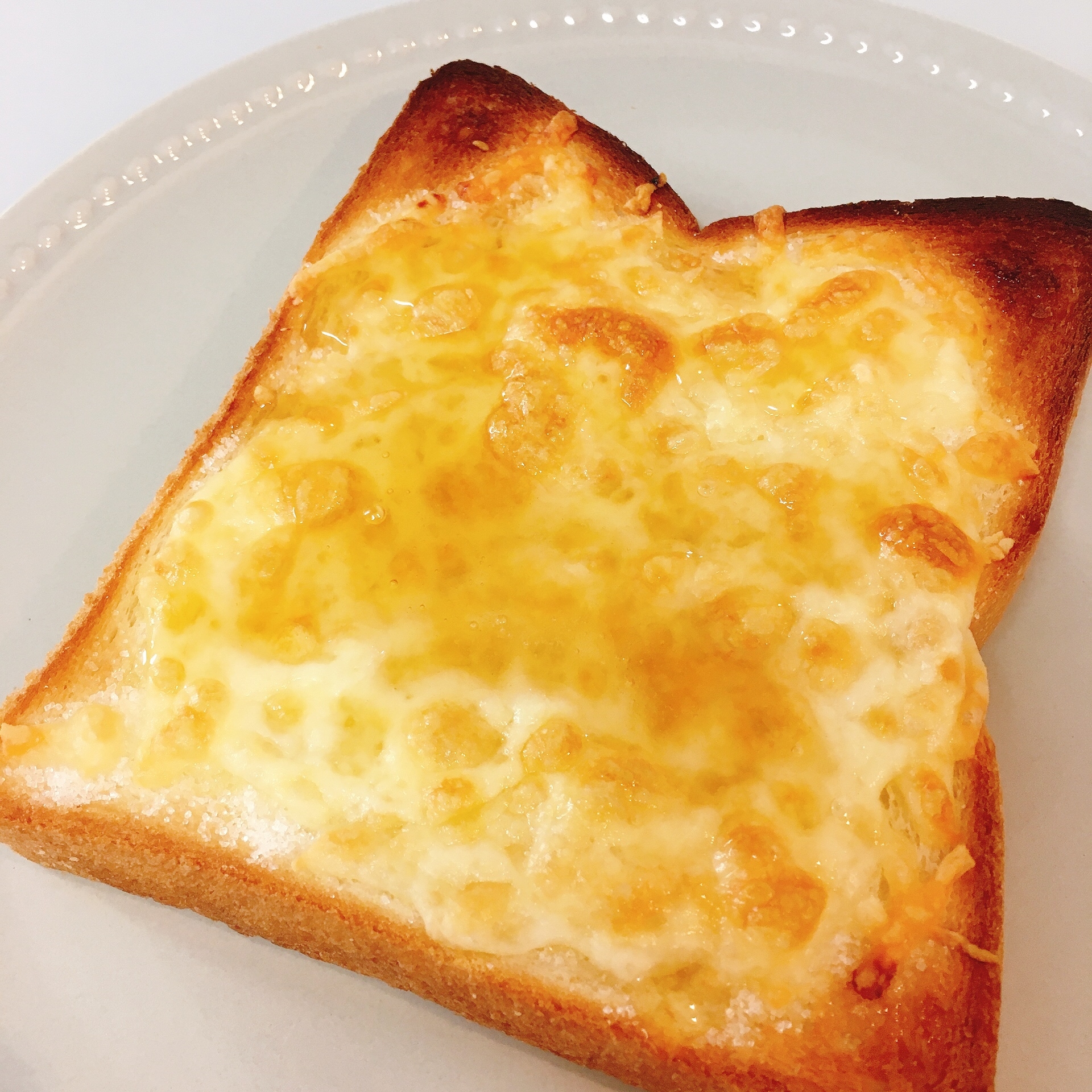 チーズとはちみつの幸せ食パン