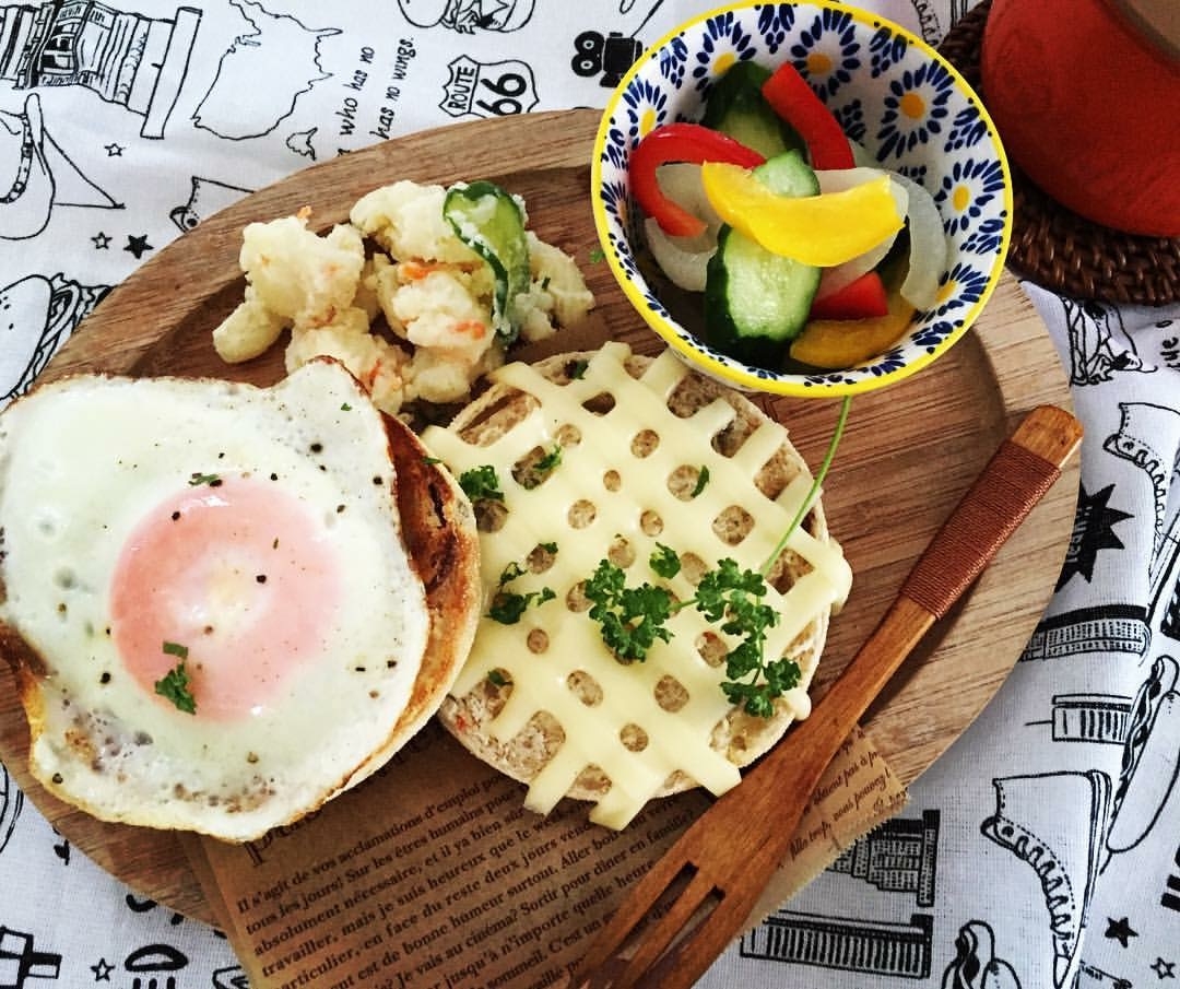 簡単！目玉焼きとチーズのイングリッシュマフィン