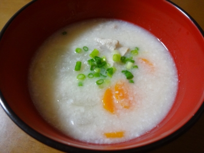 これから寒くなってくると、温まる粕汁が食べたくなりますね！
長芋でトロ～っとしているので、いつもの粕汁よりマイルドになりますね！
とても美味しくいただきました♪