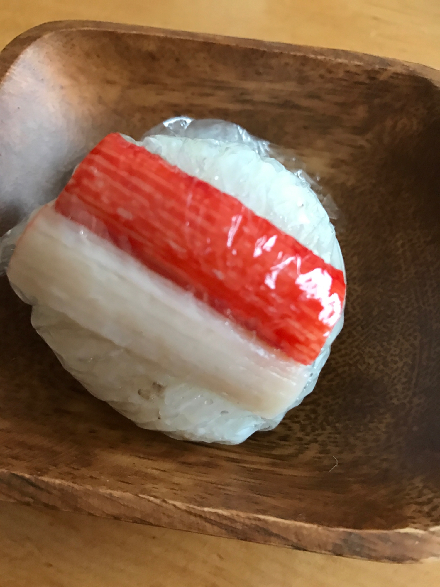 カニカマで紅白手毬寿司