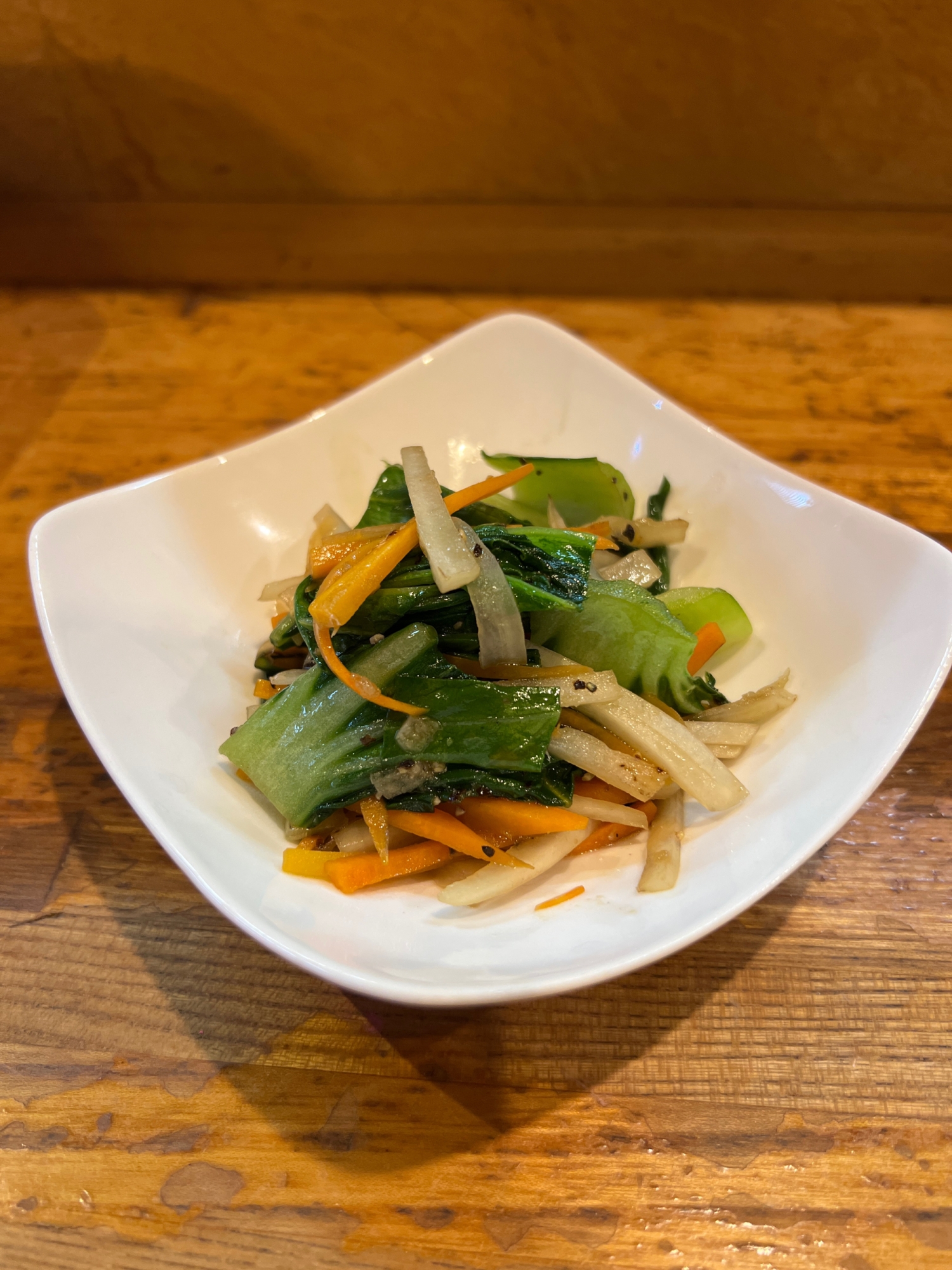 チンゲン菜と野菜たっぷり！うま炒め