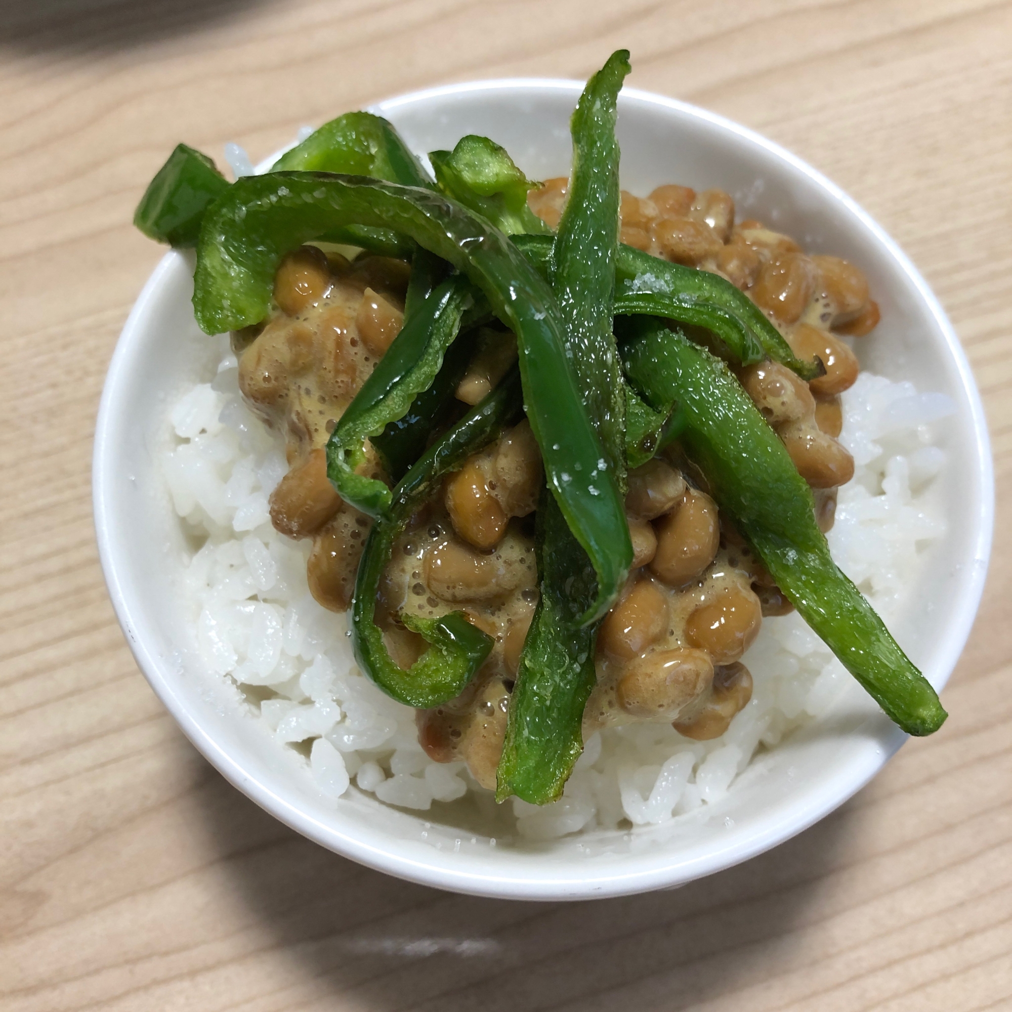 電子レンジで簡単★ピーマン納豆丼