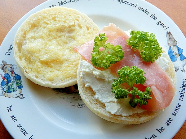 イングリッシュなクリチ＆生ハムのホットサンド♪