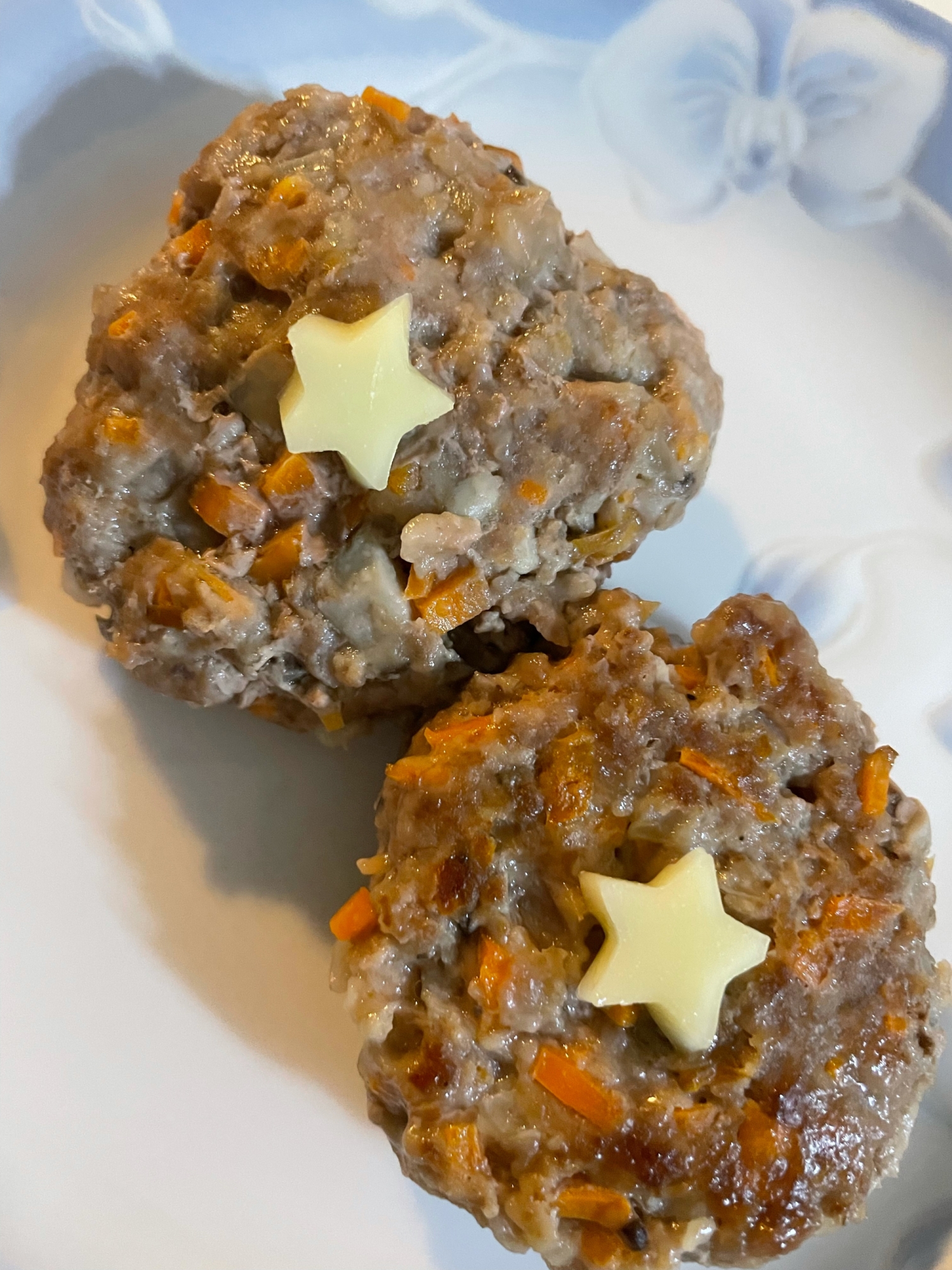 チーズをオン 子供喜ぶ人参と玉ねぎのミニバーグ レシピ 作り方 By Bugiu 楽天レシピ チーズをオン 子供喜ぶ人参と玉ねぎのミニバーグ レシピ 作り方 By Bugiu 楽天レシピ