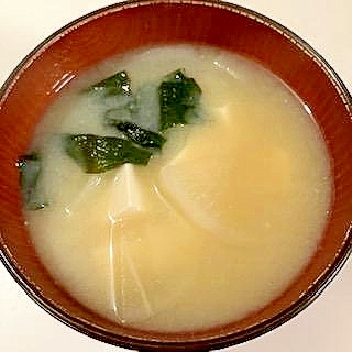 大根・豆腐・わかめの味噌汁