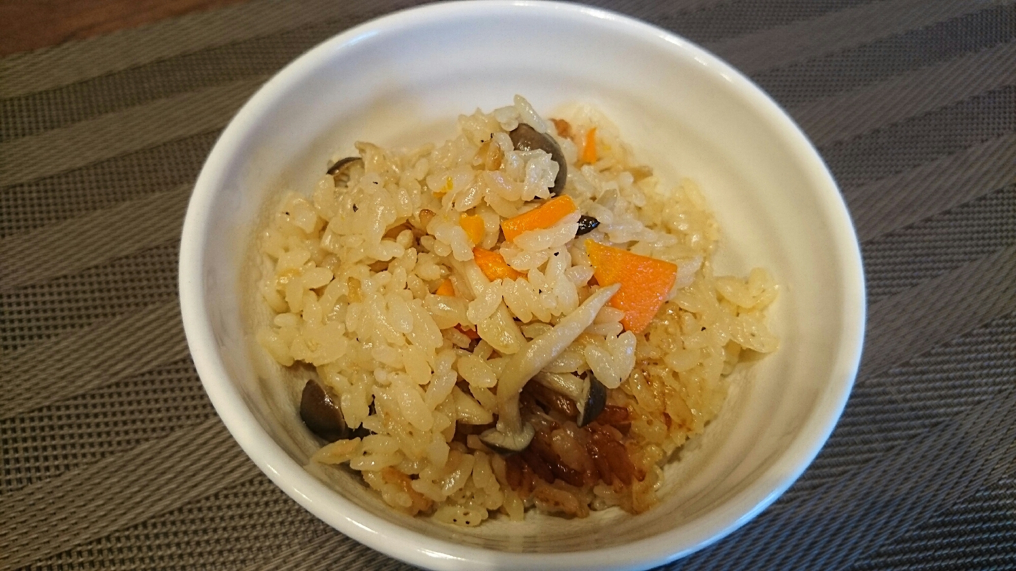 おこげが美味しい ツナときのこの洋風炊き込みご飯 レシピ 作り方 By Yrk417 楽天レシピ