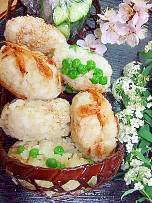 お花見弁当 三色おにぎり レシピ 作り方 By Iihi009 楽天レシピ