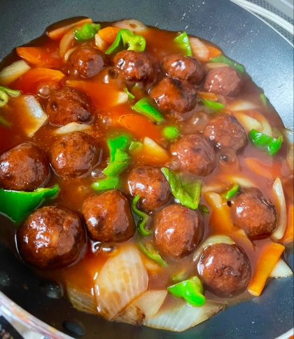 茄子が無かったので茄子以外の食材で作りました！
餡が美味しくて、野菜と肉団子によく合います！！夕食にしますが、余ればお弁当のおかずにしたいと思います（＾_＾）