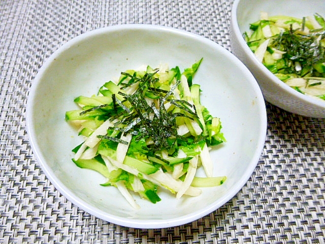 アクセントはセロリの葉　長芋・胡瓜の和え物