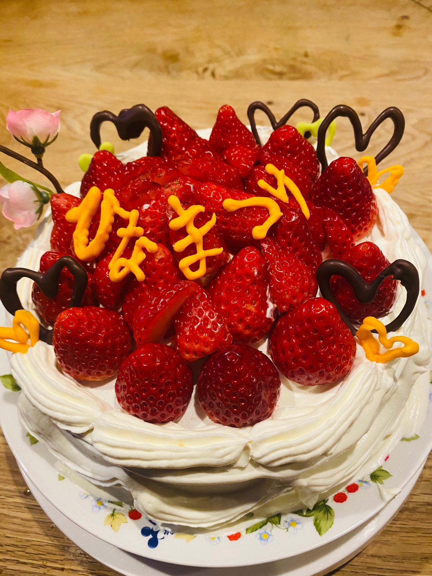 苺たくさんデコレーションケーキ　ひなまつり