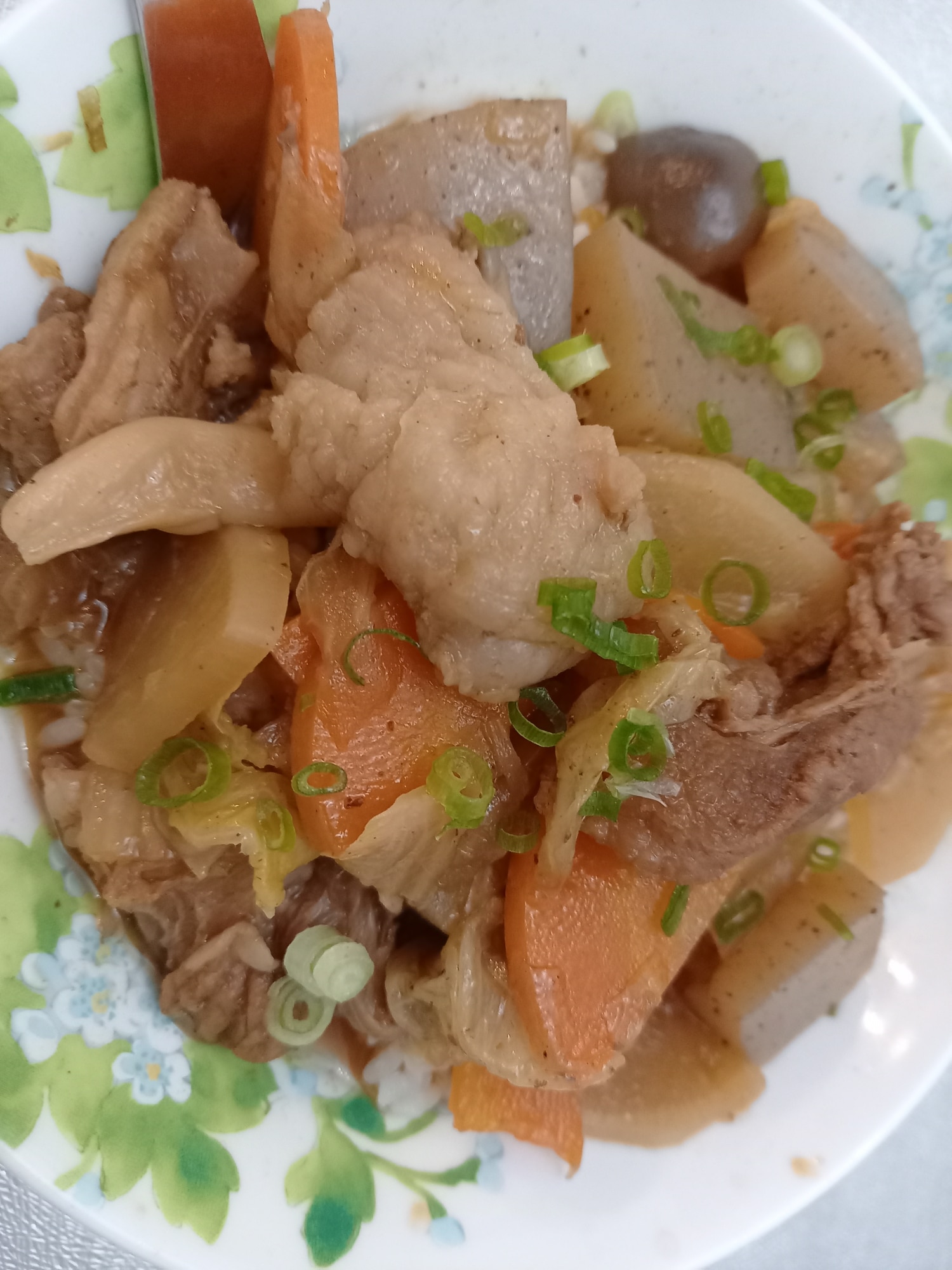 牛 セール すじ 煮込み 普通 の 鍋