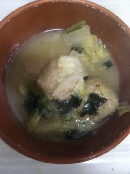 白菜と肉団子の味噌汁