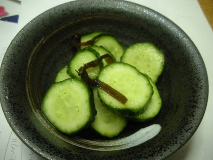 簡単ポリポリ浅漬け きゅうりのポンつゆ昆布漬け レシピ 作り方 By Kuuuma 楽天レシピ 簡単ポリポリ浅漬け きゅうりのポンつゆ昆布漬け レシピ 作り方 By Kuuuma 楽天レシピ