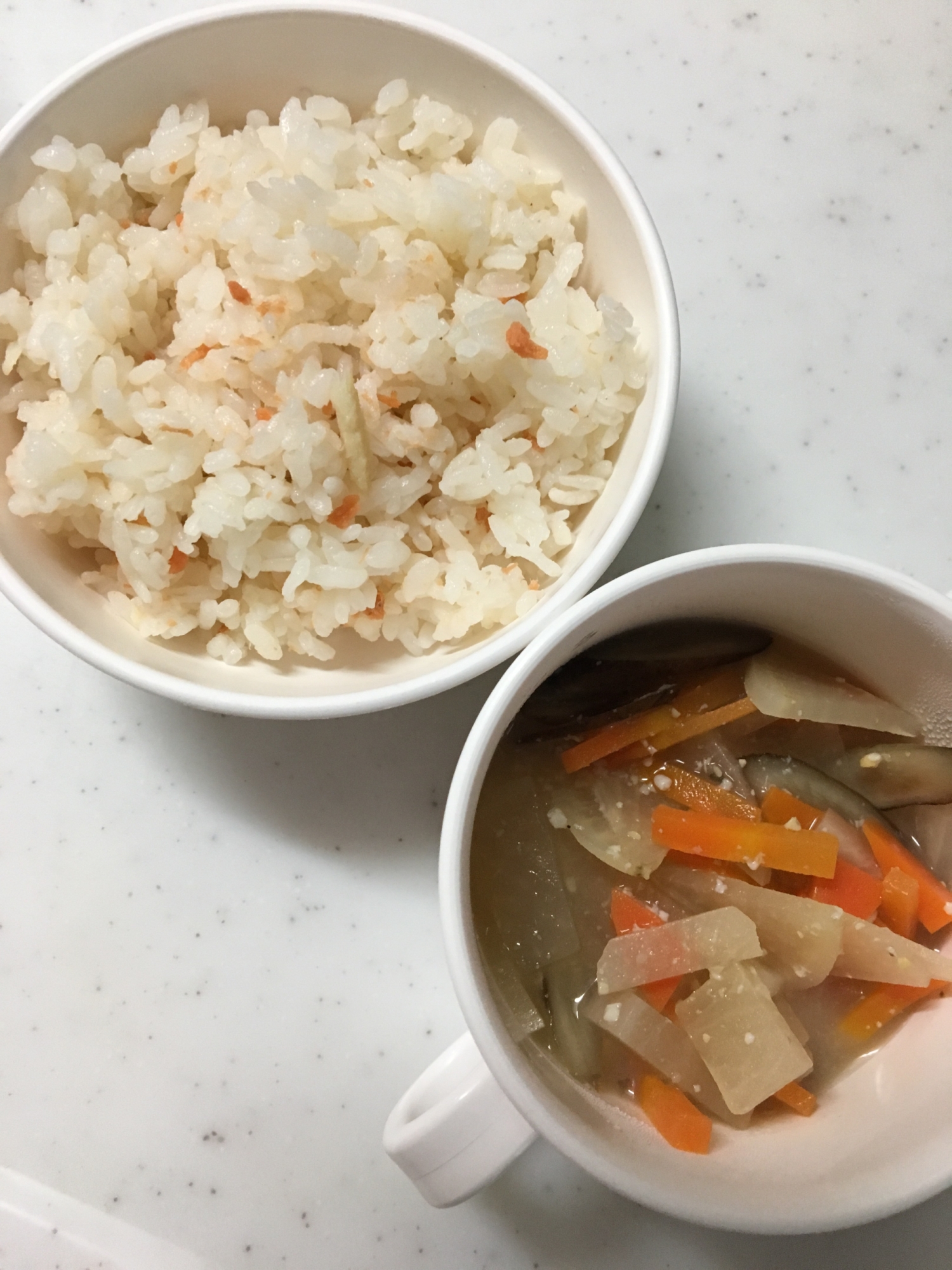 幼児食☆干塩干しかれいと鮭フレークご飯と味噌汁☆