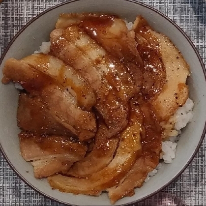 焼き肉のタレで作るチャーシュー丼