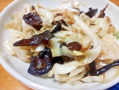 キャベツと　キクラゲの　炒め物