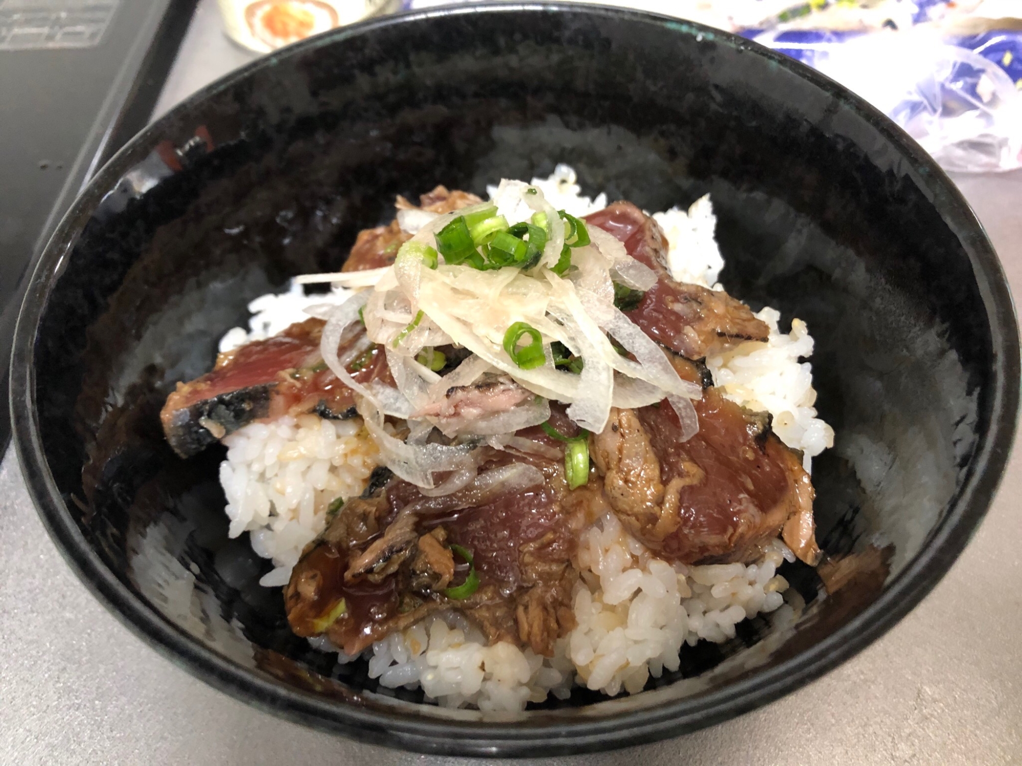 特製タレ漬け鰹たたき丼