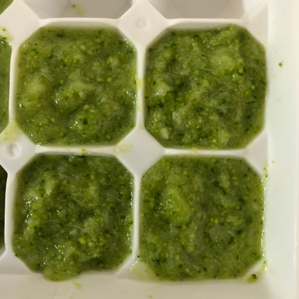 離乳食 初期 ブロッコリーペースト 冷凍 作り置き レシピ 作り方 By はーちゃん 楽天レシピ 離乳食 初期 ブロッコリーペースト 冷凍 作り置き レシピ 作り方 By はーちゃん 楽天レシピ