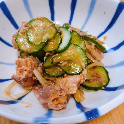 ラー油は餃子の時にしか使ってませんでした。
活用出来てラー油のピリ辛が美味しくて夏にはサイコーですね。
他の食材でも美味しそう。
絶対又作ります。