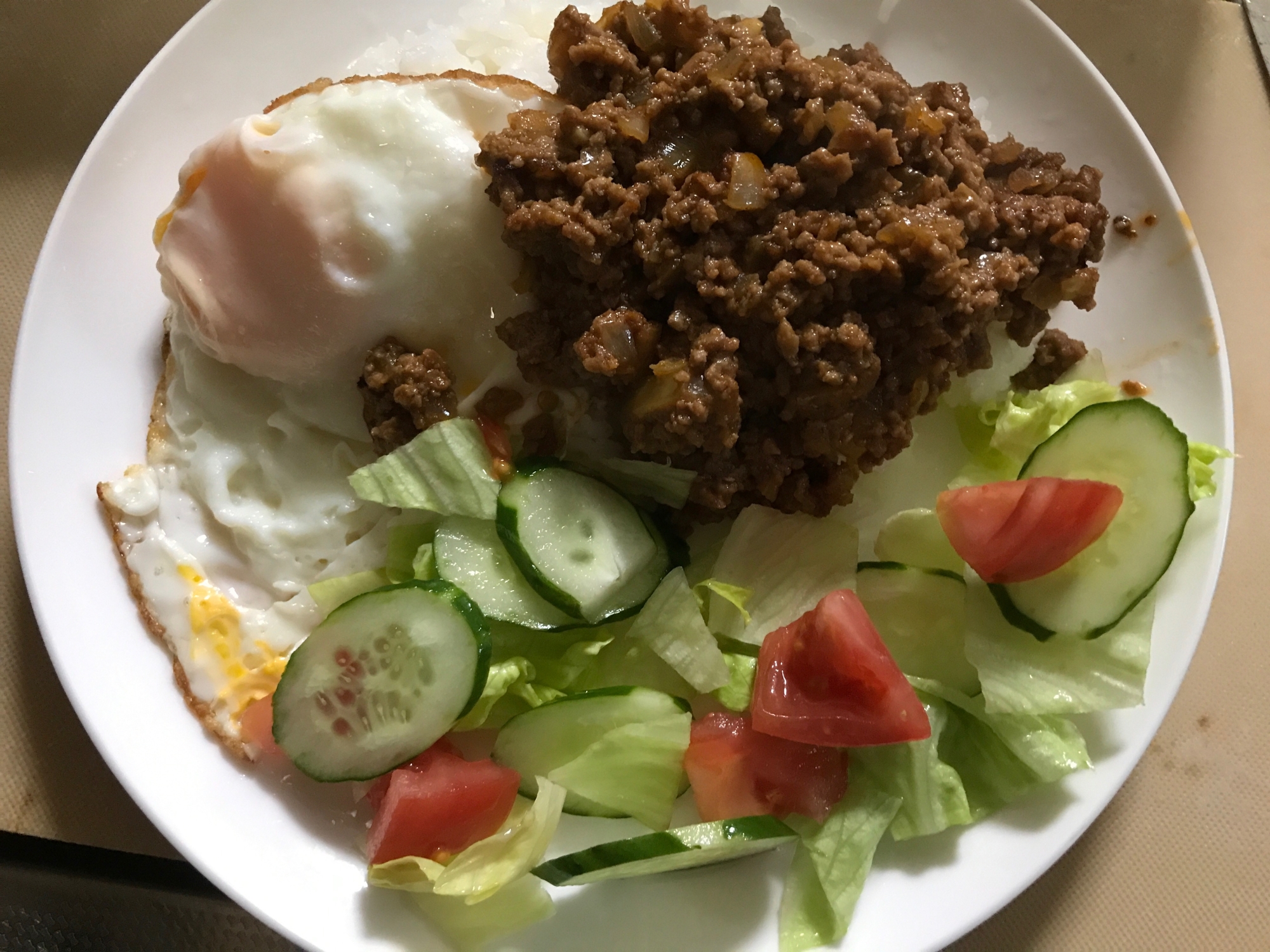 丸めないので簡単ロコモコ丼