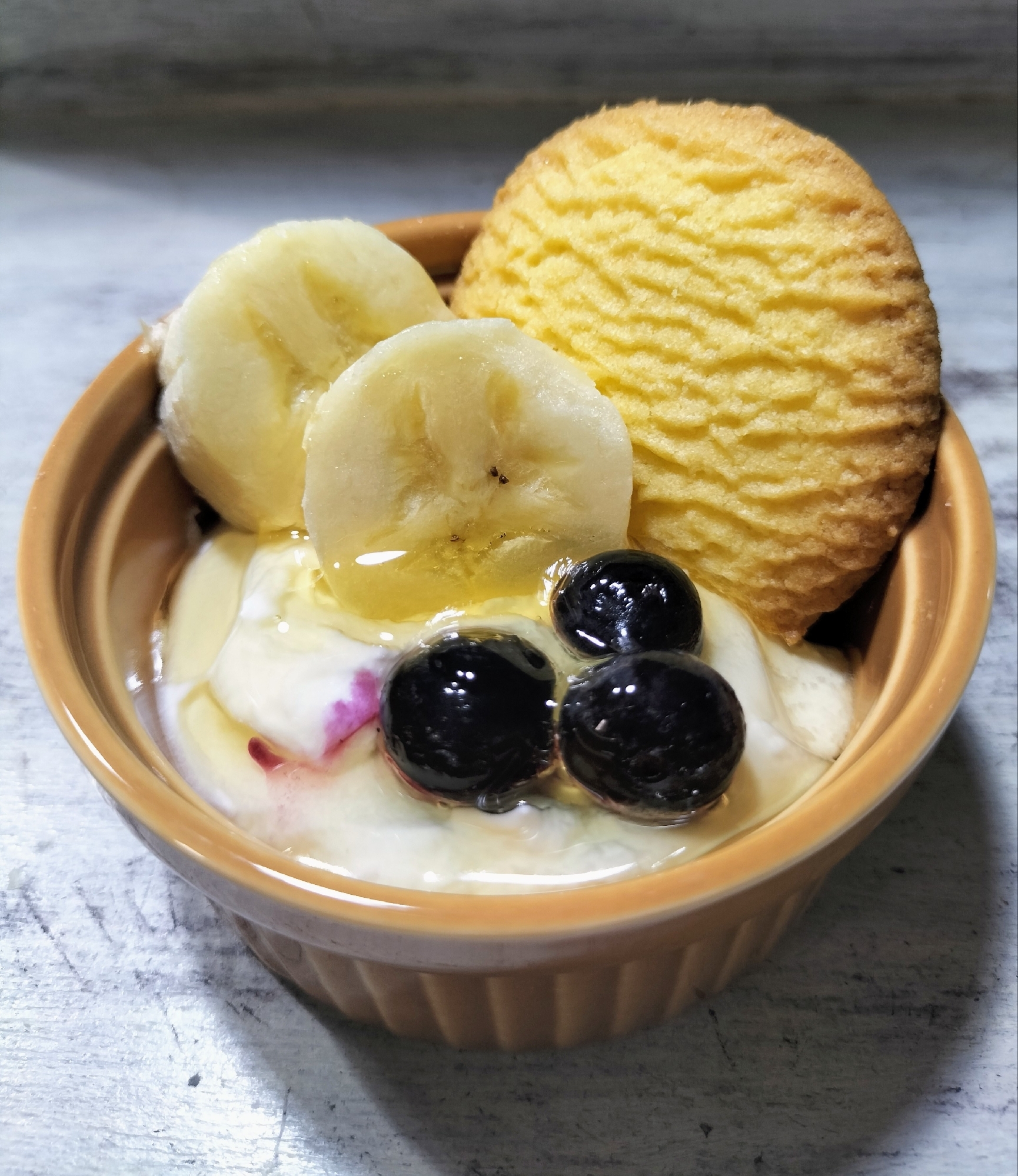 ムーンライトクッキー乗せ♡濃厚水切りヨーグルト