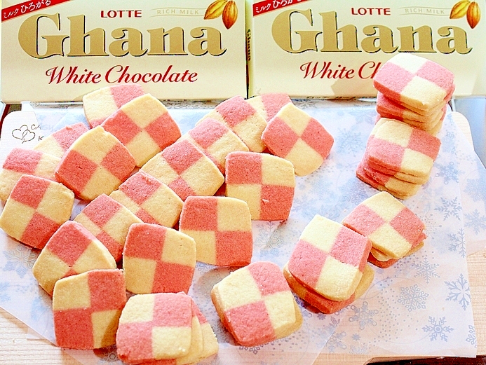 ホワイトチョコレートの紅白市松クッキー