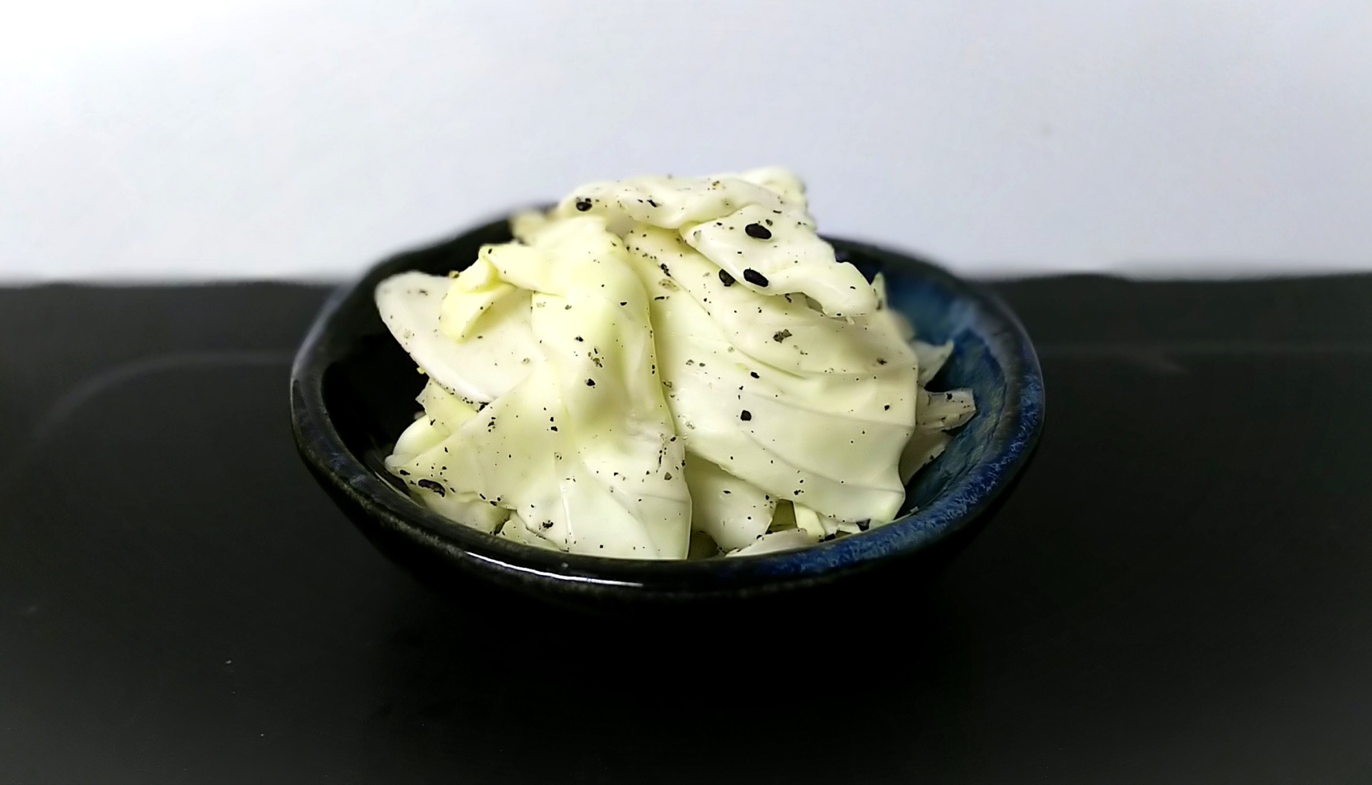 包丁いらず！野菜の簡単おつまみꕥ黒ごまキャベツ