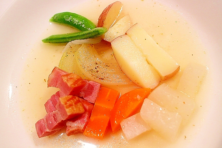 鶏ダシ活用スープ　野菜たっぷり食べるポトフ