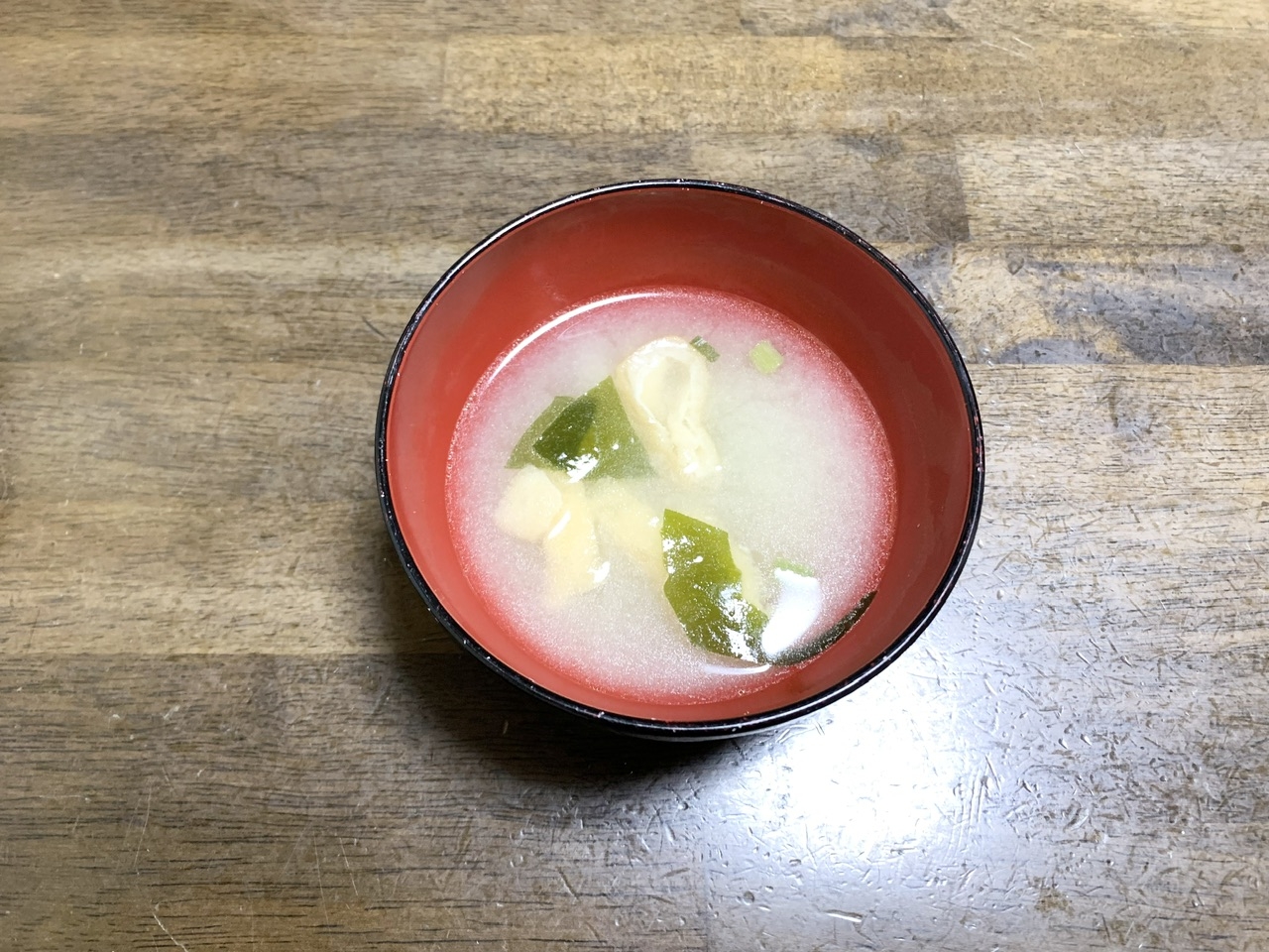 味噌汁レシピ　油揚げとわかめの味噌汁