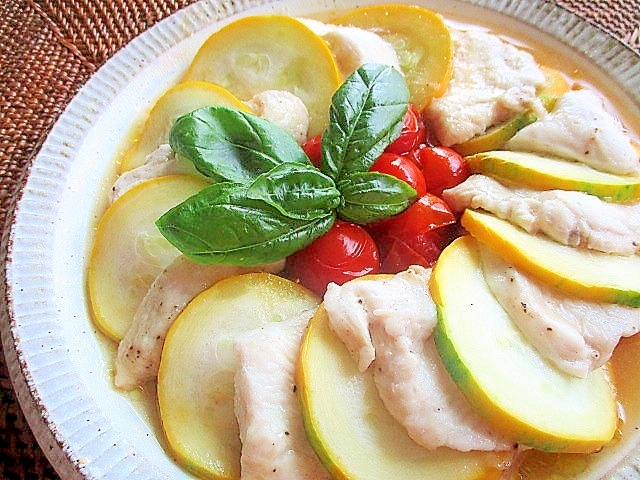 鶏むね肉とズッキーニの重ね蒸し