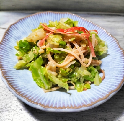 えのき茸とキャベツとカニカマの胡麻あえ