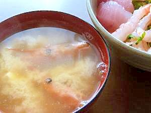 捨てないで 甘エビの頭と卵 豆腐の味噌汁 レシピ 作り方 By ヒツジの国 楽天レシピ