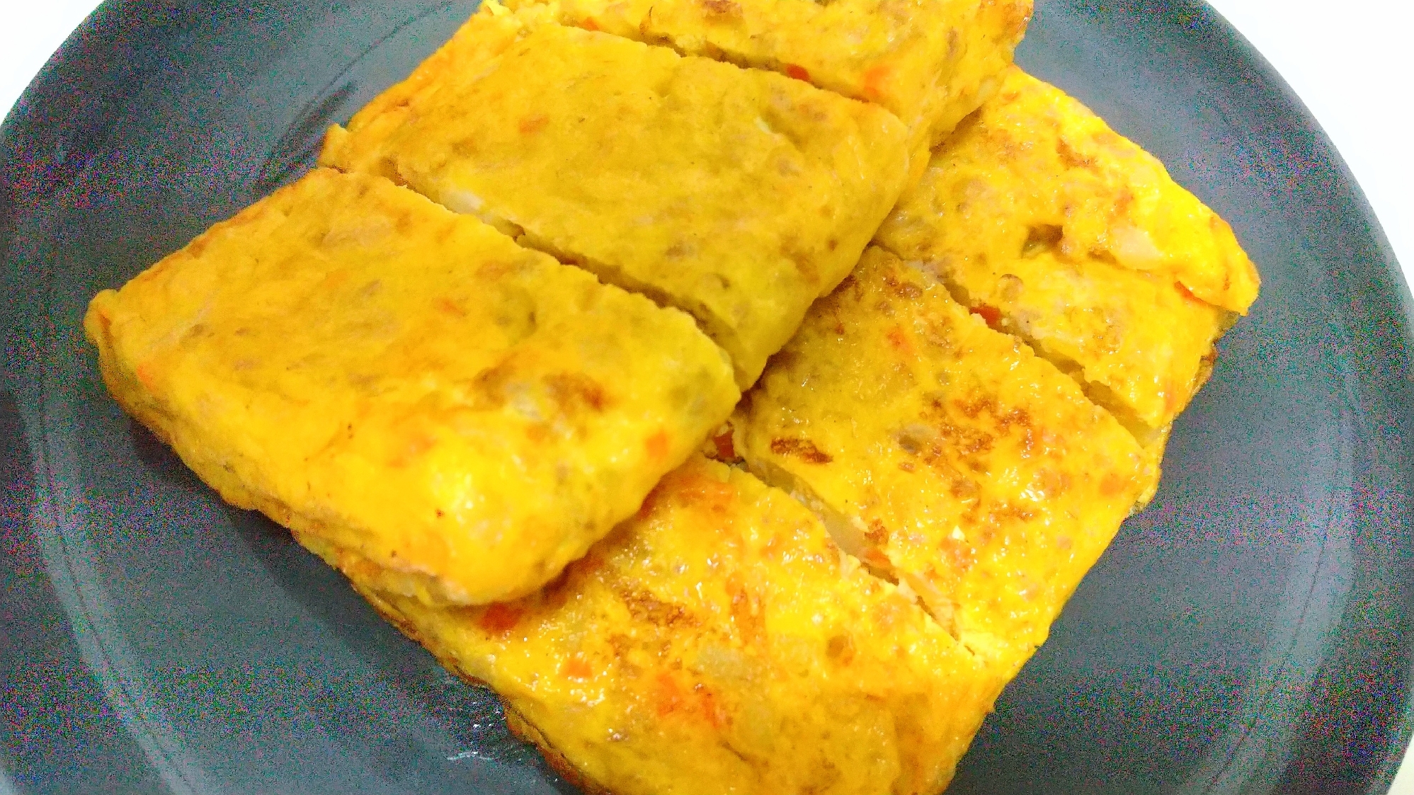 ひき肉にんじんたまねぎじゃがいものオムレツ