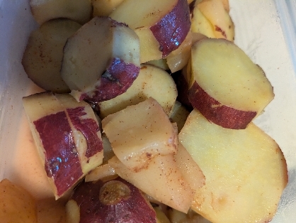 お弁当の黄色に☆さつまいもとりんごのレモン煮