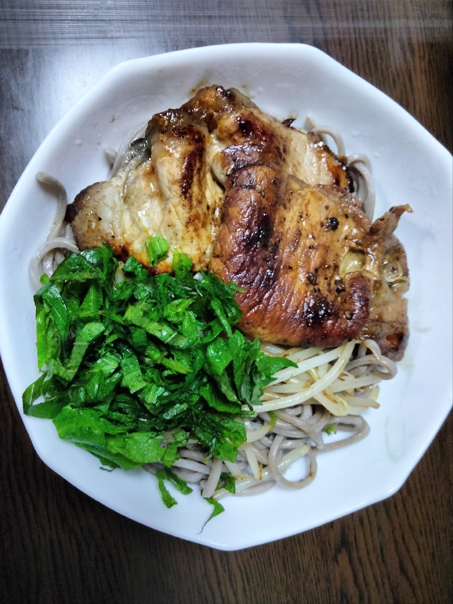 豚しょうが焼きのせて がっつり冷やしそば