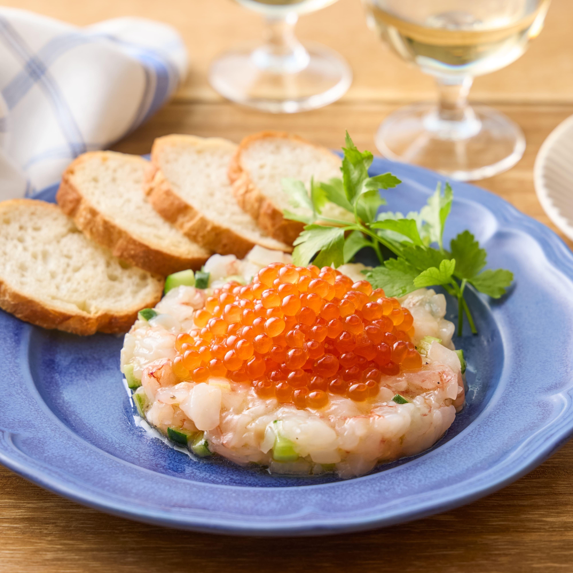 いくらと海老のタルタル バゲット添え