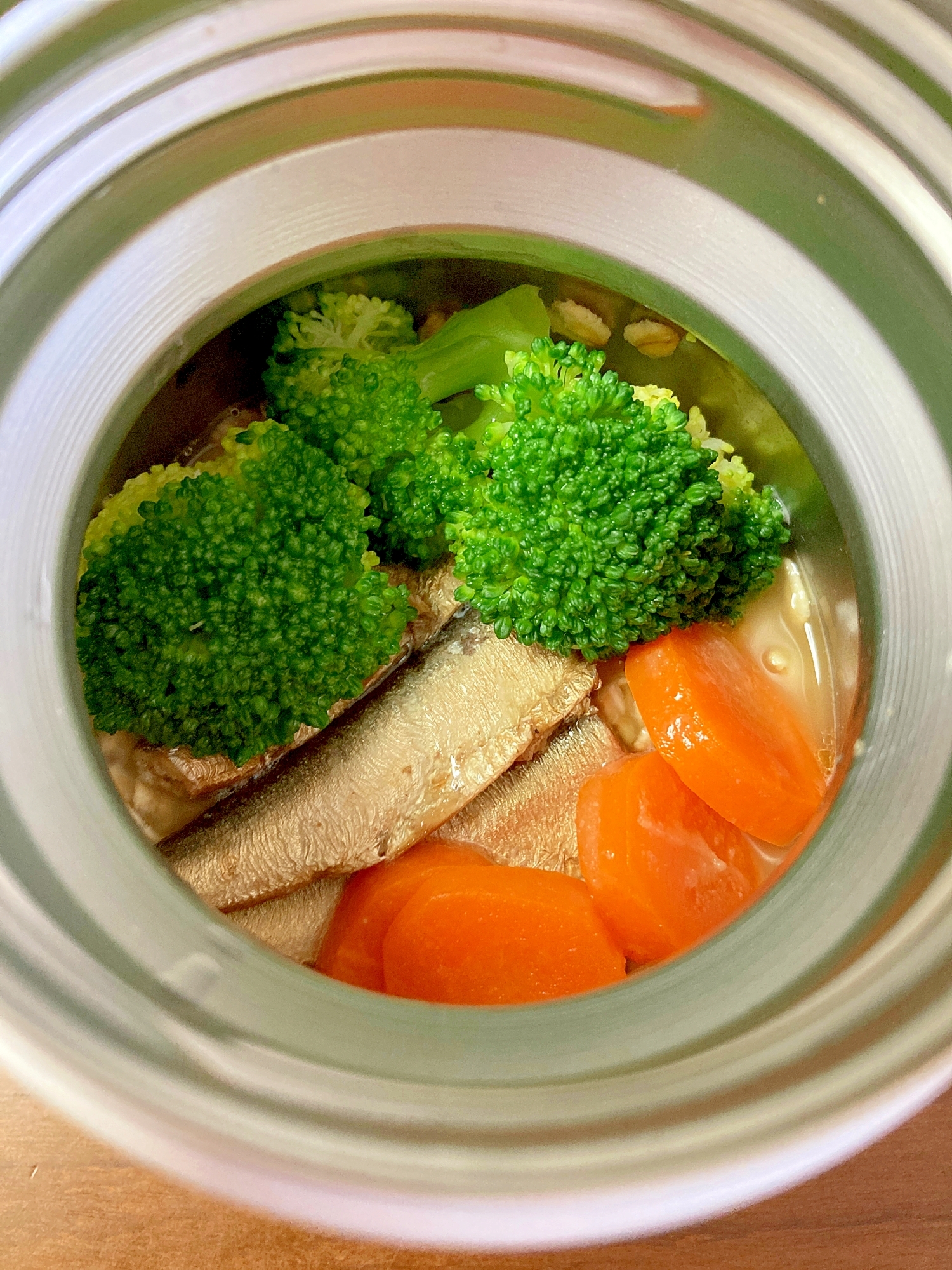 スープジャーで作るオートミールの魚＆野菜ミックス
