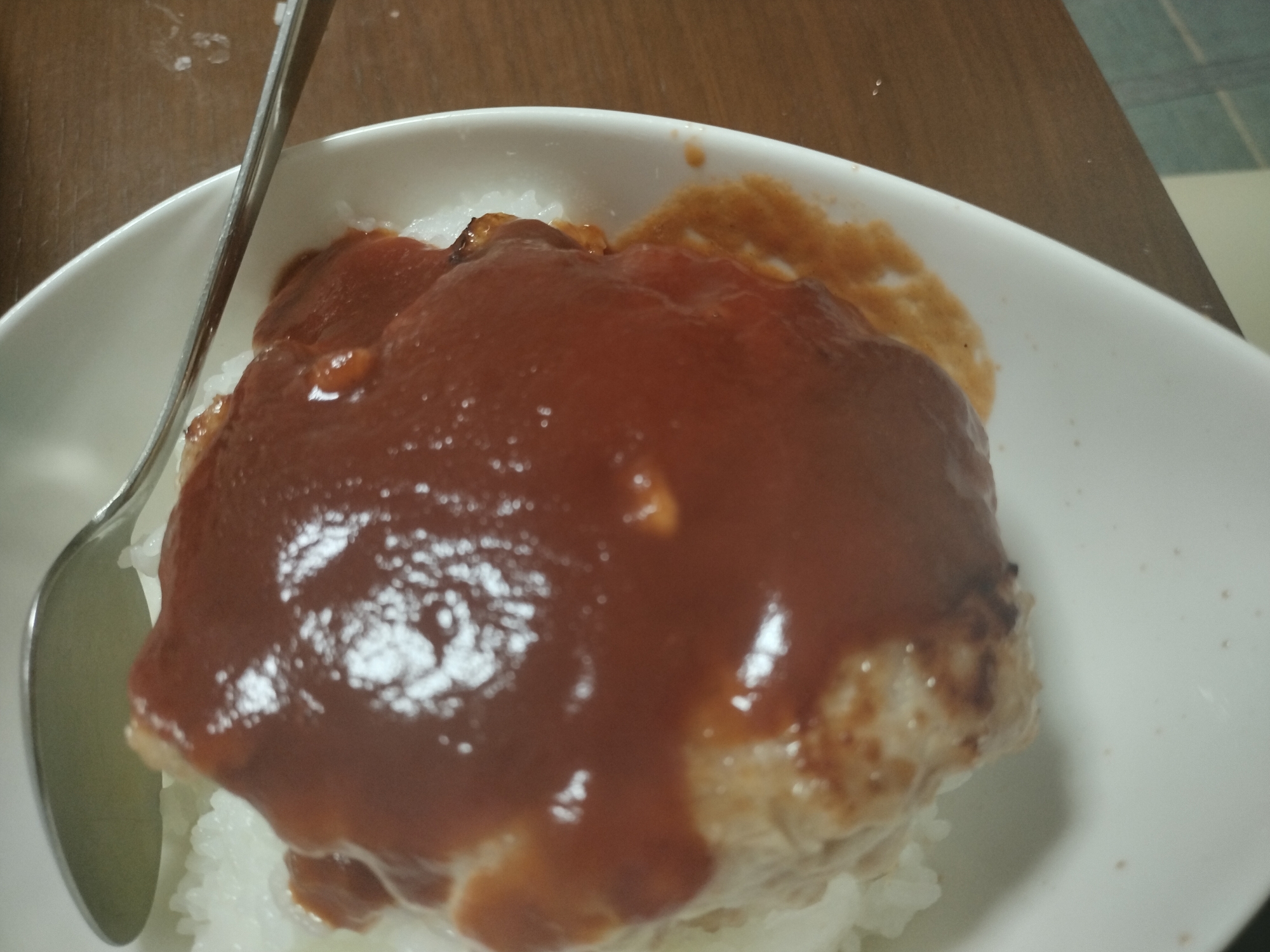 隠し味は焼肉のたれ！でつくるハンバーグ